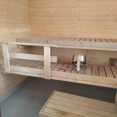 فندق Kylpylasaari Camping *