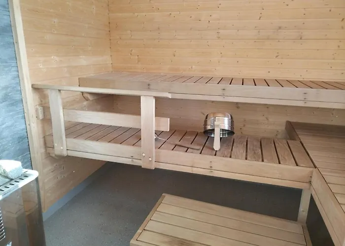 酒店 Kylpylasaari Camping *