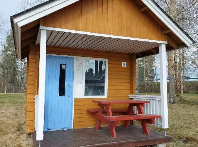 Kylpylasaari Camping *